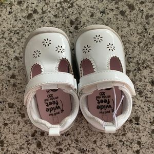 STRIDE RITE gently used size 4 toddler girl shoe